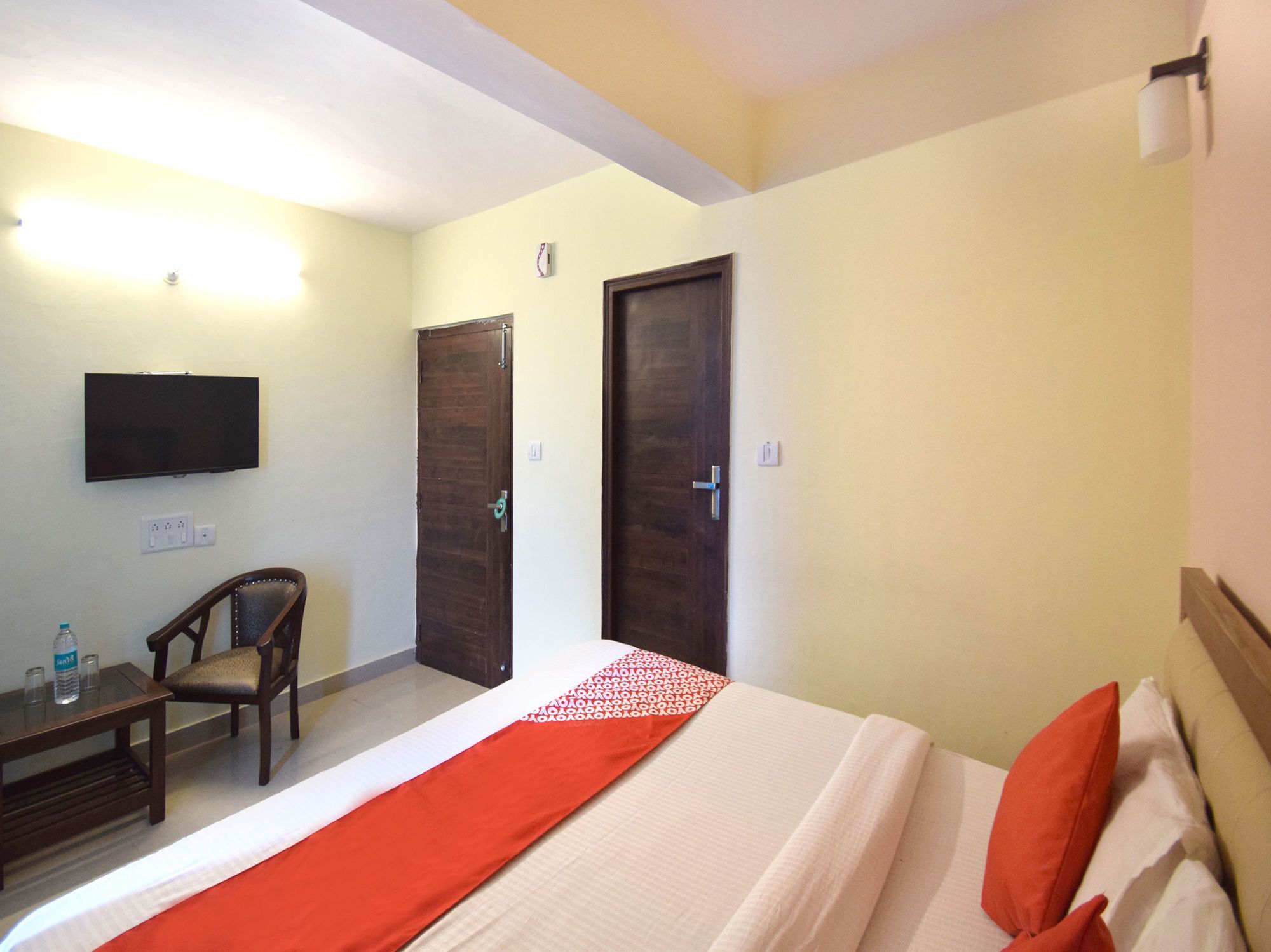 שימלה Oyo 8439 Hotel Howard מראה חיצוני תמונה