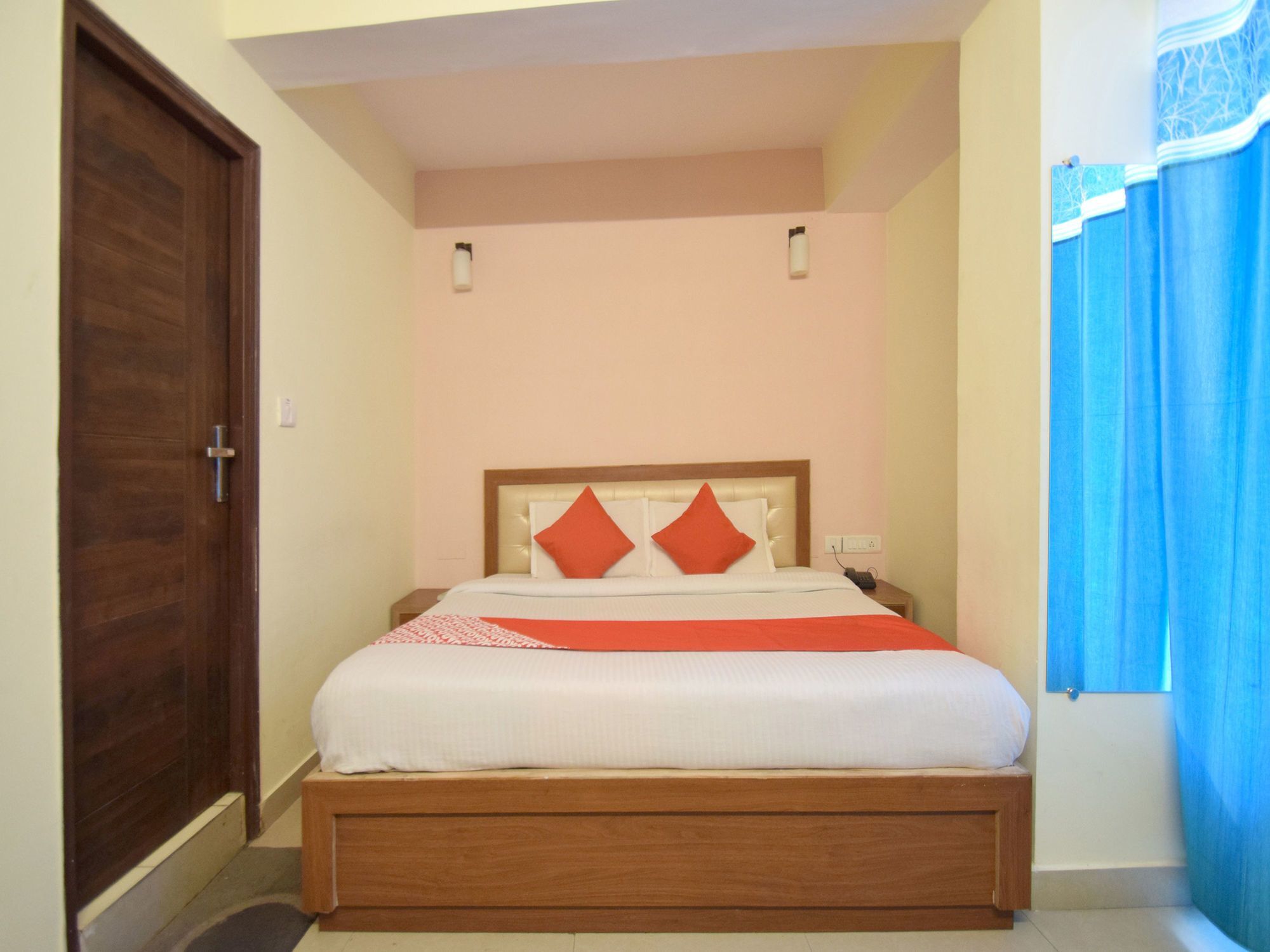 שימלה Oyo 8439 Hotel Howard מראה חיצוני תמונה