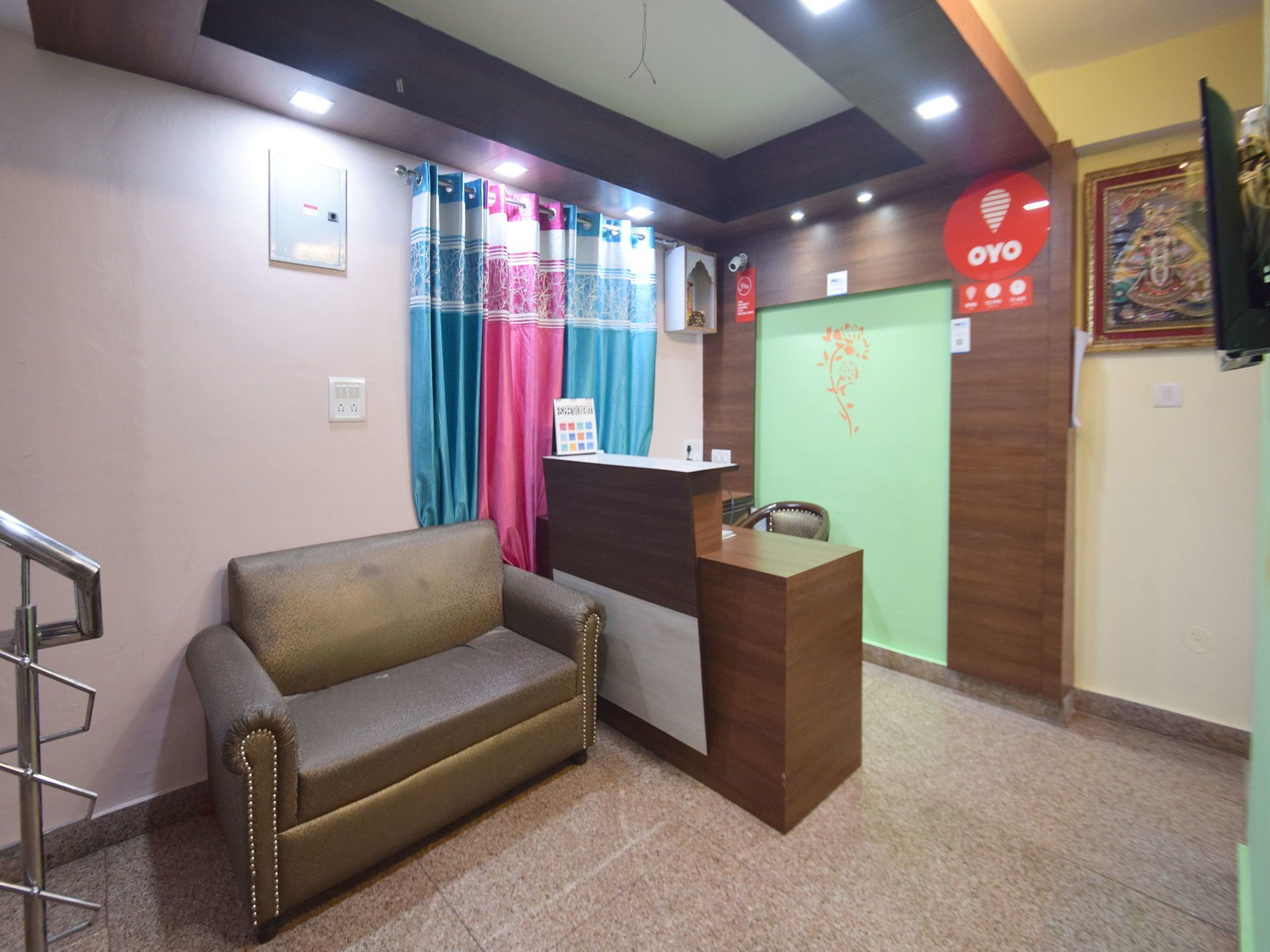 שימלה Oyo 8439 Hotel Howard מראה חיצוני תמונה